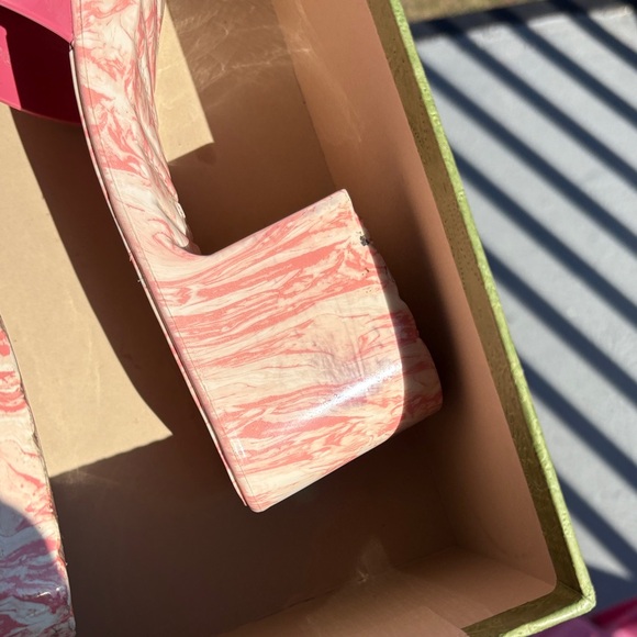 Gucci Coral Pink Marble Logo Block Heel Rubber Slides in box - Picture 4 of 12